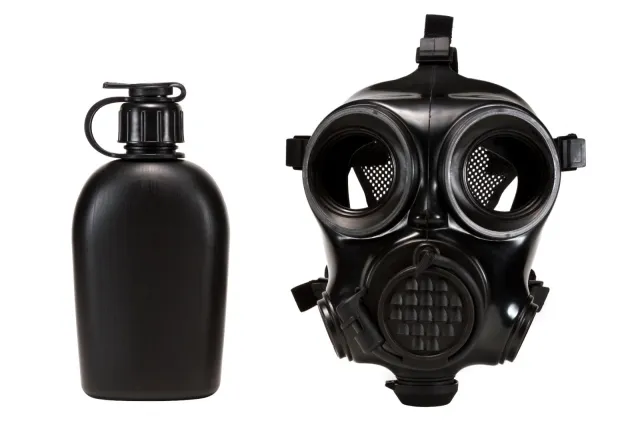 MIRA Safety CM-7M Gas Mask Medium Black CBRN Protection Hydration System