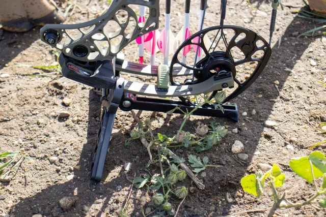 Pine Ridge 2563-BK Kwik Stand Tri-Pod Bow Support Black Adjustable Tripod - Pine Ridge