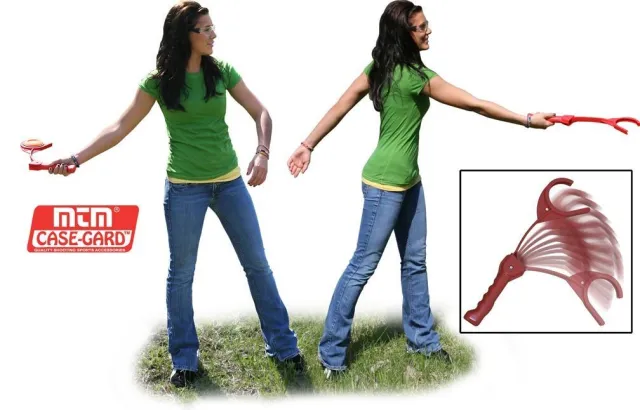 MTM Case-Gard EZ3 Clay Target Thrower Red 19" Handheld Pivotal Arm Swing - View 2