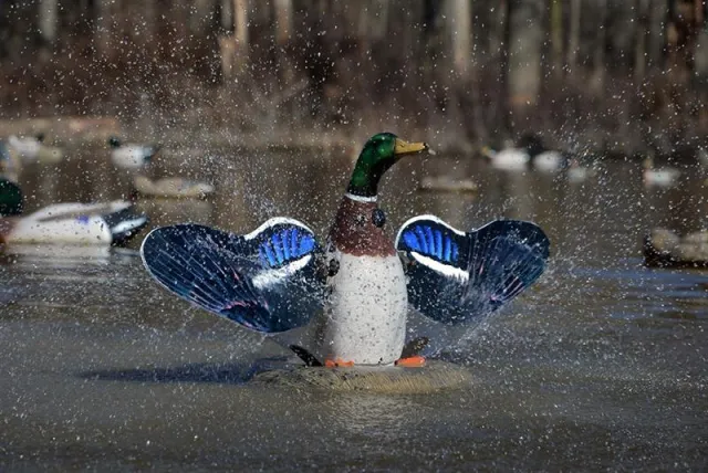 Higdon Outdoors 53077 XS Splashing Flasher Mallard Decoy 12V Li-ion Timer - View 2
