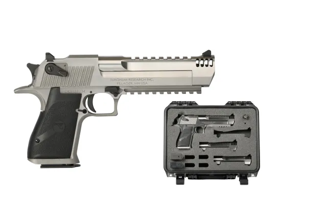 Magnum Research DE Mark XIX 357 Magnum DEXIX6SRMB - View 2